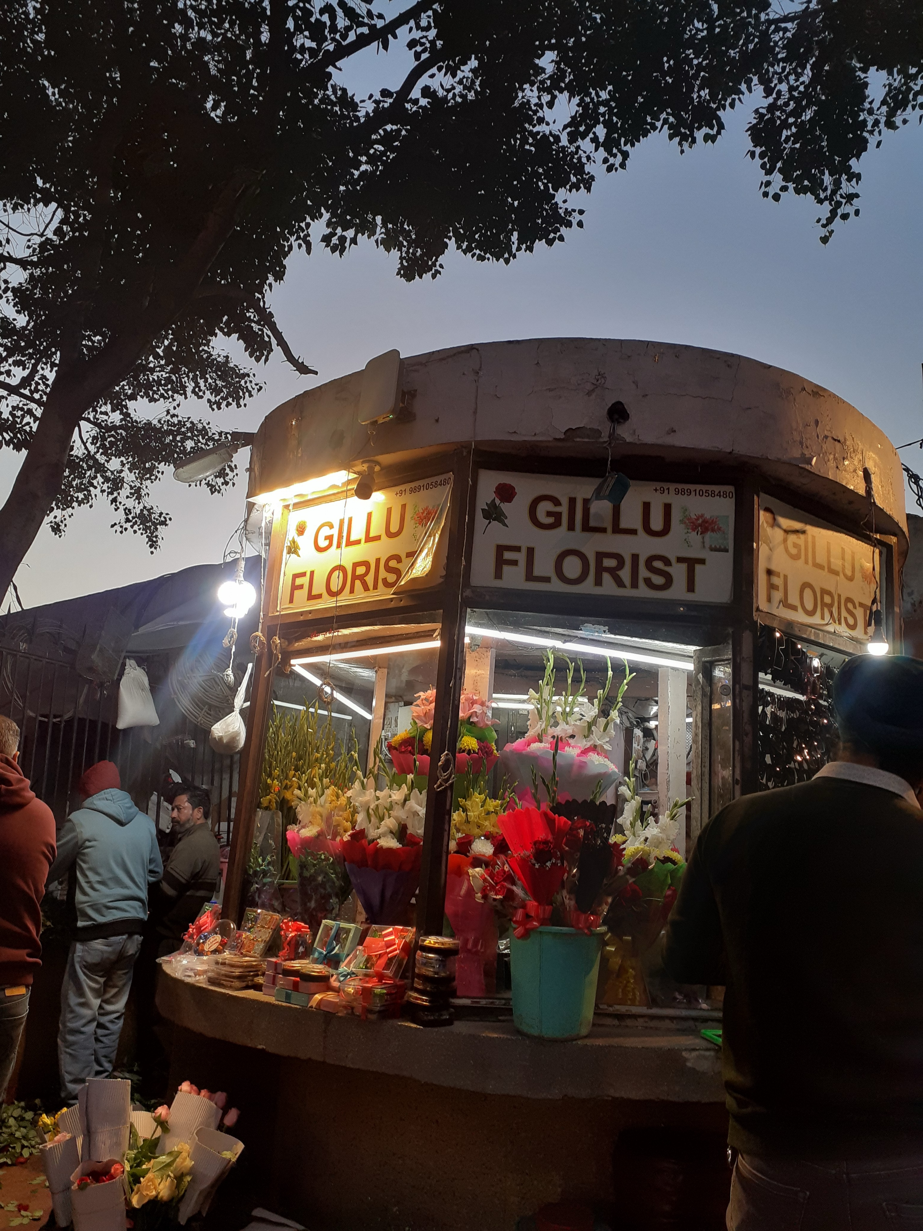 Gillu Florist flower stall near Palika Bazaar